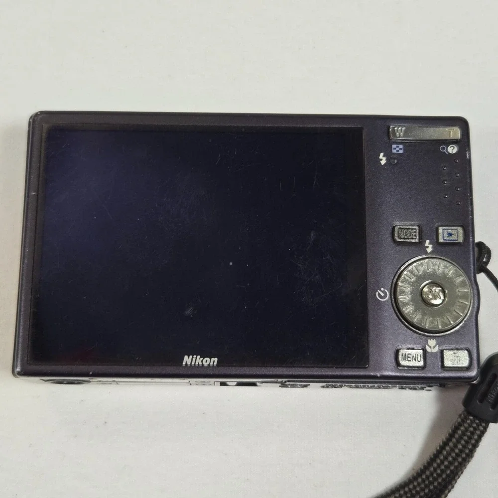 Nikon Coolpix S610 10 MP Digital Camera With 4x Zoom PARTS REPAIR‎ ONLY